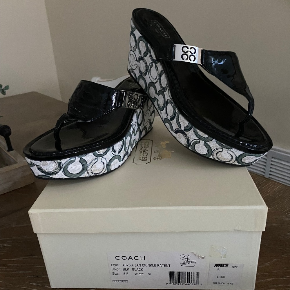 Coach Jan Crinkle Patent Sandel